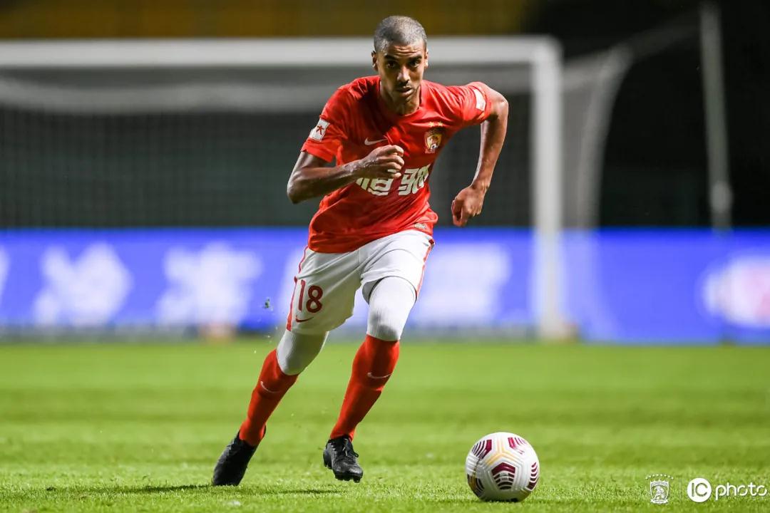 ماتشالاهليوالزمالكالانبثمباشرأهمالمعلوماتحولالمباراةالنارية
